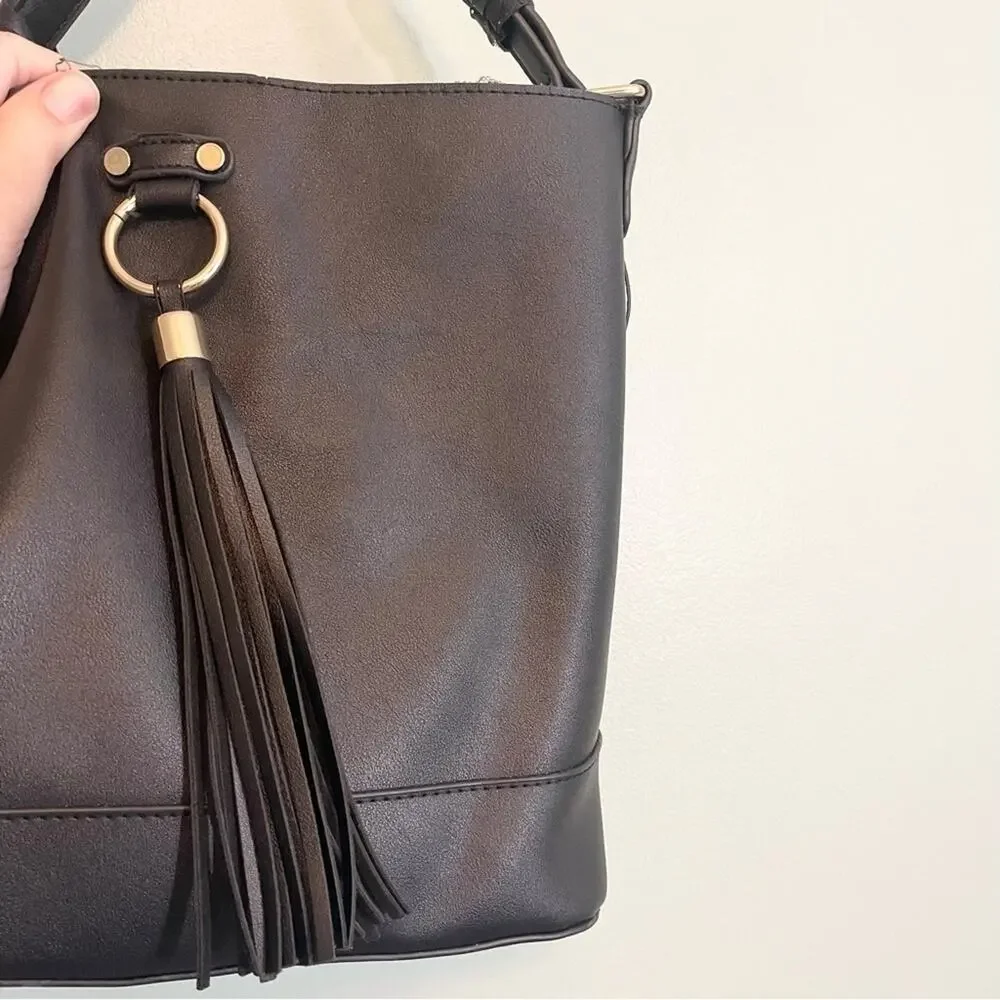 Lulu Dharma Womens Leather Tasseled Shoulder Handbag Bucket‎ Bag Black One Size